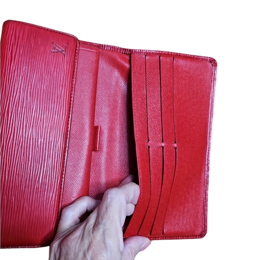 Louis Vuitton Red EPI Long Snap Sarah Wallet - Picture 7 of 13